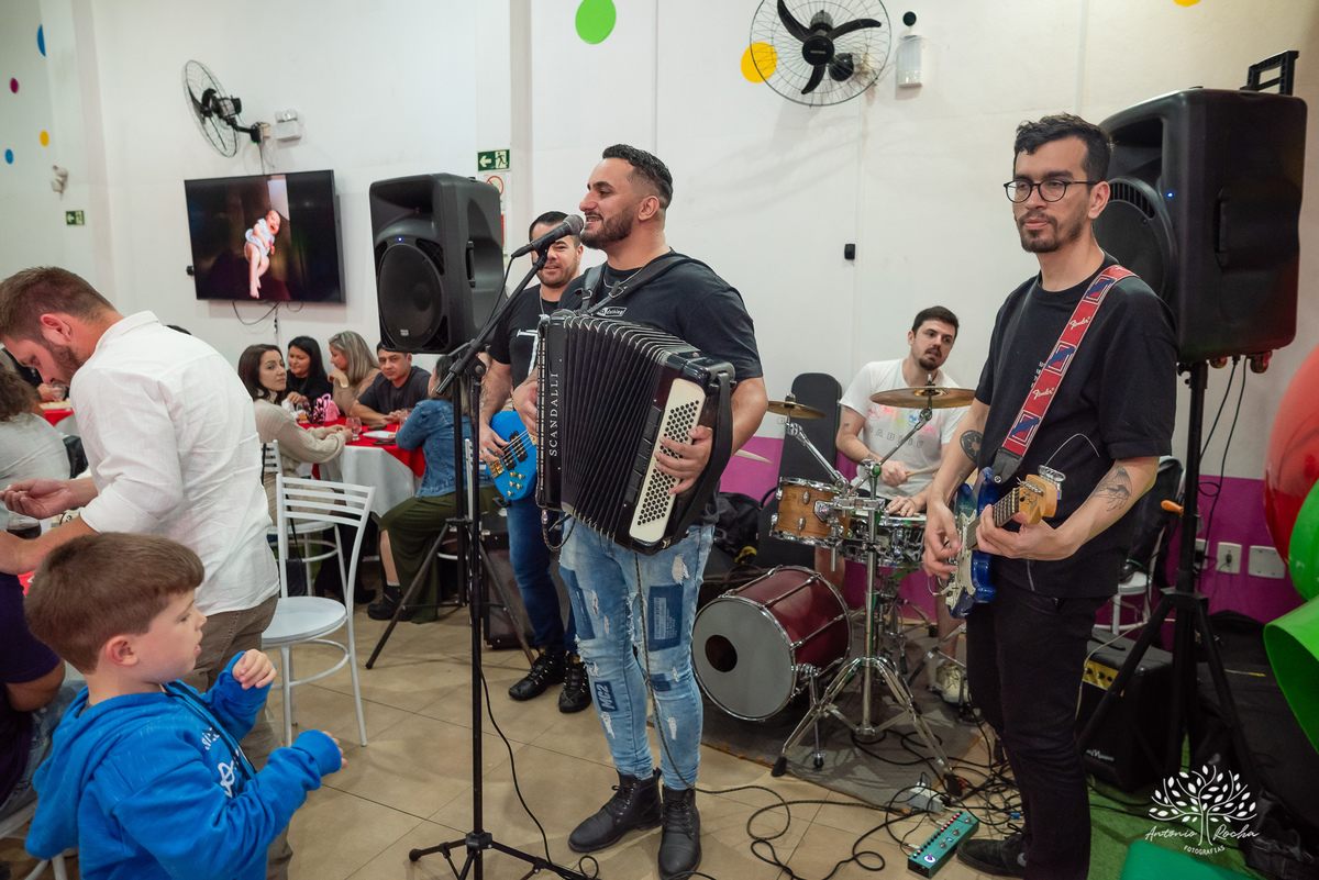 primeiro aninho - festa infantil - Maria Eduarda - família - amigos - aniversário temático - fotografia de aniversário - banda ao vivo - playground infantil - decoração Minnie - Antonio Rocha Fotografias - salão Loly Pop - celebração em família - Pelotas