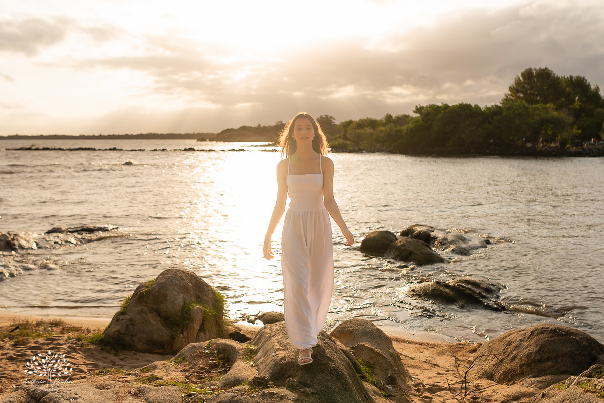 Ensaio de 15 anos - Antonielly - São Lourenço do Sul - Consulado do Grêmio - Fotografia de debutante - Fotógrafo Antonio Rocha - Paixão por futebol - Praia de São Lourenço - Debutante - Ensaio na praia - Ensaio de 15 anos - Pelotas - Camisa time - 15 anos