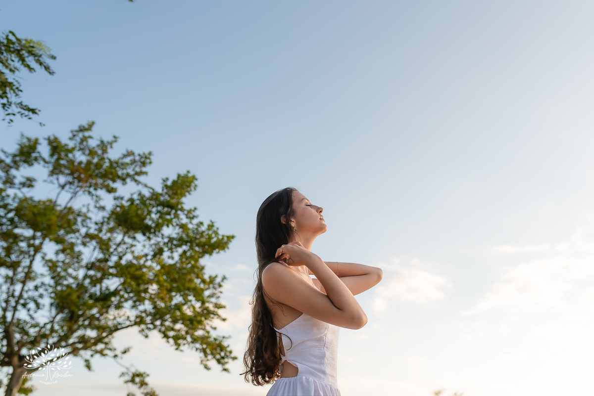 Ensaio de 15 anos - Antonielly - São Lourenço do Sul - Consulado do Grêmio - Fotografia de debutante - Fotógrafo Antonio Rocha - Paixão por futebol - Praia de São Lourenço - Debutante - Ensaio na praia - Ensaio de 15 anos - Pelotas - Camisa time - 15 anos