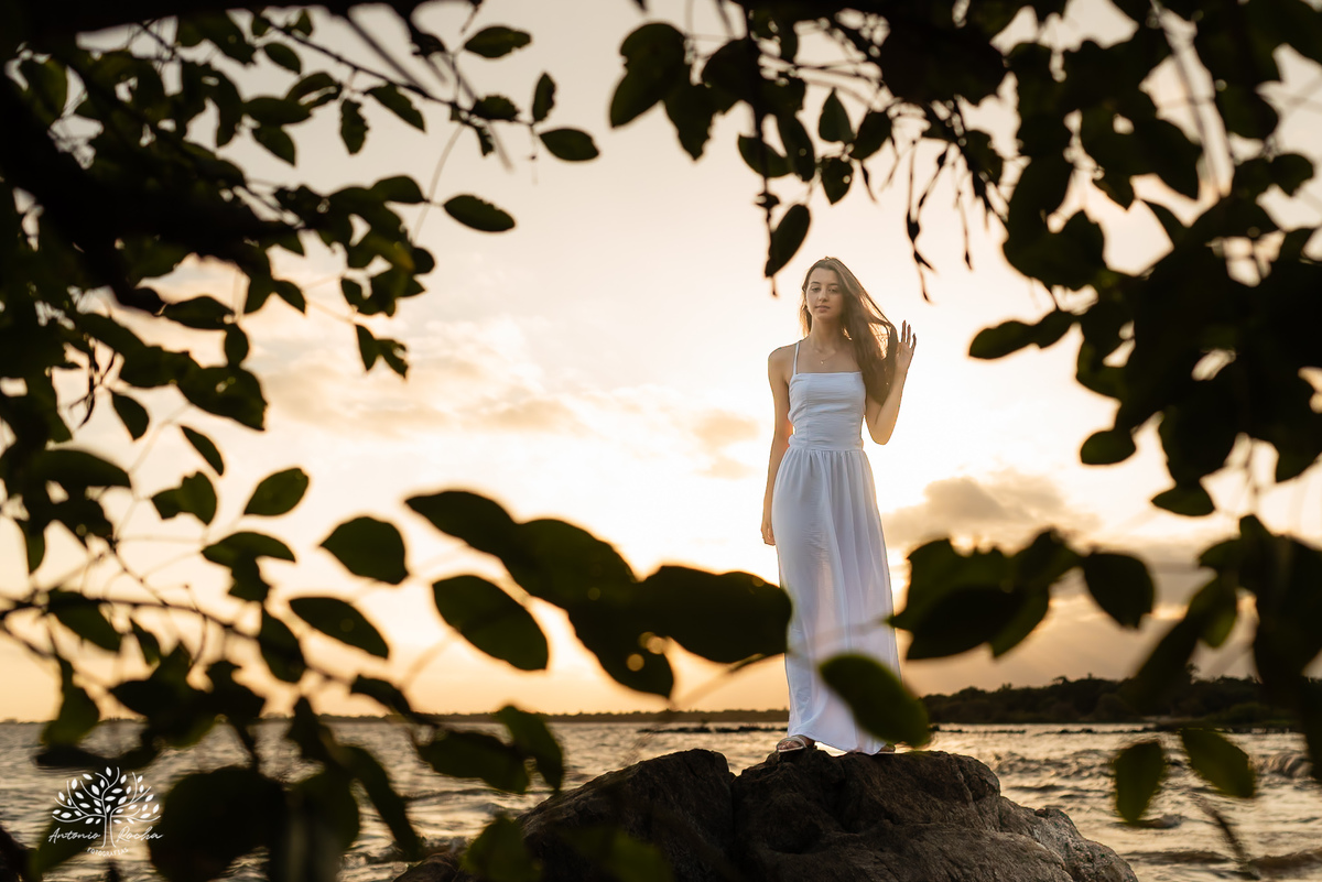 Ensaio de 15 anos - Antonielly - São Lourenço do Sul - Consulado do Grêmio - Fotografia de debutante - Fotógrafo Antonio Rocha - Paixão por futebol - Praia de São Lourenço - Debutante - Ensaio na praia - Ensaio de 15 anos - Pelotas - Camisa time - 15 anos