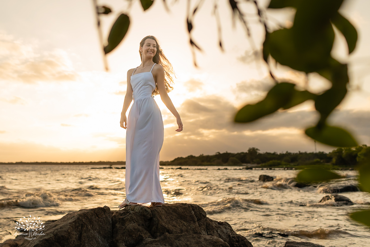 Ensaio de 15 anos - Antonielly - São Lourenço do Sul - Consulado do Grêmio - Fotografia de debutante - Fotógrafo Antonio Rocha - Paixão por futebol - Praia de São Lourenço - Debutante - Ensaio na praia - Ensaio de 15 anos - Pelotas - Camisa time - 15 anos
