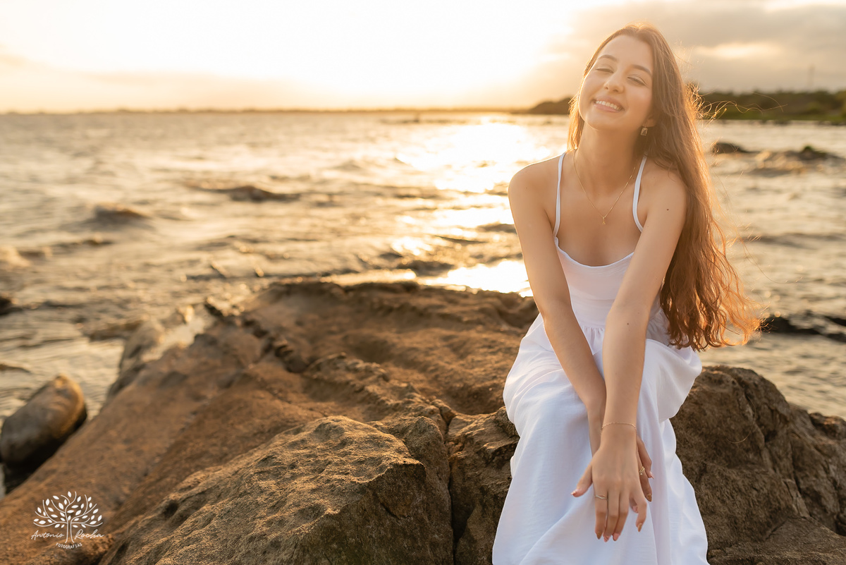 Ensaio de 15 anos - Antonielly - São Lourenço do Sul - Consulado do Grêmio - Fotografia de debutante - Fotógrafo Antonio Rocha - Paixão por futebol - Praia de São Lourenço - Debutante - Ensaio na praia - Ensaio de 15 anos - Pelotas - Camisa time - 15 anos