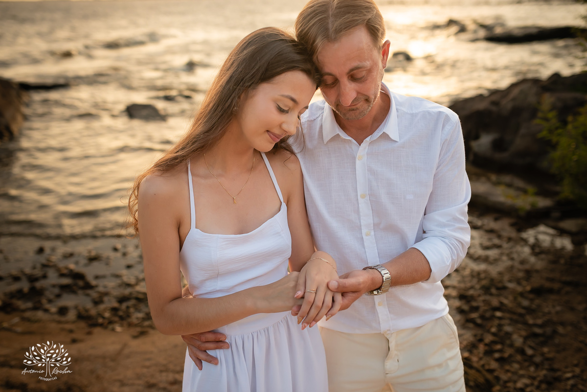 Ensaio de 15 anos - Antonielly - São Lourenço do Sul - Consulado do Grêmio - Fotografia de debutante - Fotógrafo Antonio Rocha - Paixão por futebol - Praia de São Lourenço - Debutante - Ensaio na praia - Ensaio de 15 anos - Pelotas - Camisa time - 15 anos