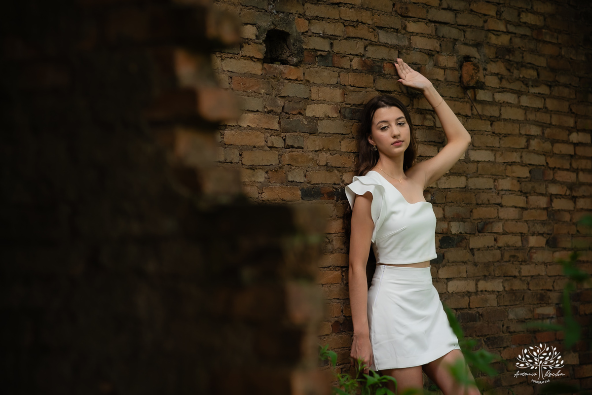 Ensaio de 15 anos - Fotografia de debutante - Memórias em família - Cerro Grande do Sul - Fotógrafo Antonielly - Antonio Rocha - Conexão e emoção - Fotografia premiada - Ensaio em cidade natal - Fotos simbólicas - Pelotas - Avós - Fotos de 1 5 anos