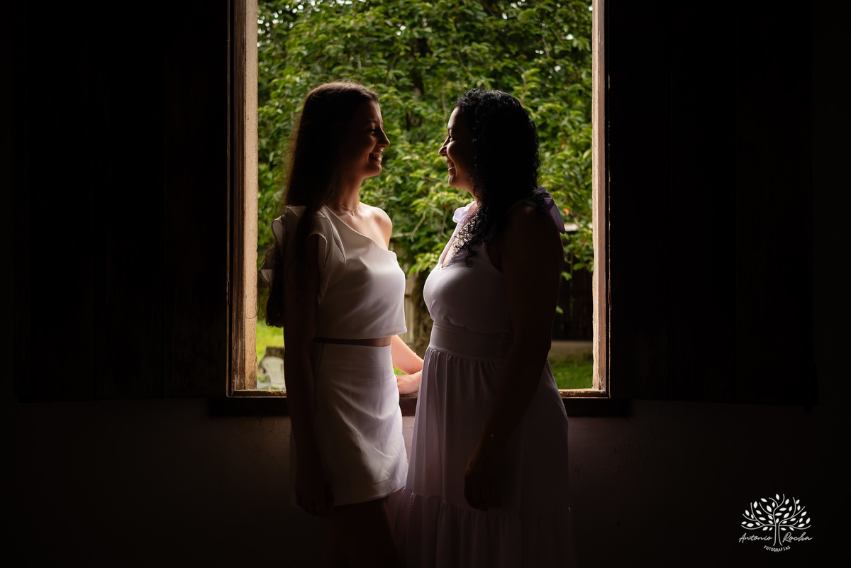 Ensaio de 15 anos - Fotografia de debutante - Memórias em família - Cerro Grande do Sul - Fotógrafo Antonielly - Antonio Rocha - Conexão e emoção - Fotografia premiada - Ensaio em cidade natal - Fotos simbólicas - Pelotas - Avós - Fotos de 1 5 anos