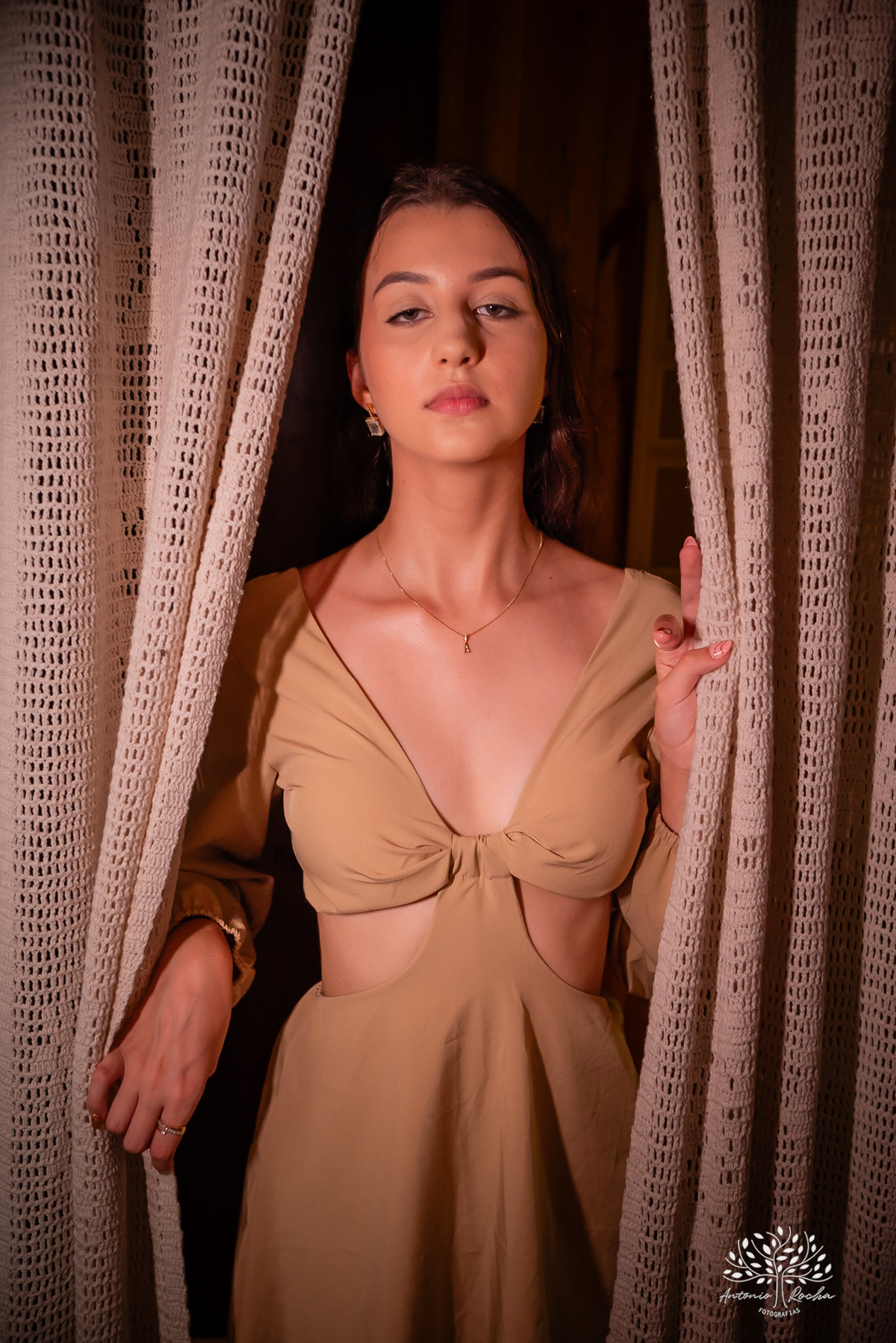 Ensaio de 15 anos - Fotografia de debutante - Memórias em família - Cerro Grande do Sul - Fotógrafo Antonielly - Antonio Rocha - Conexão e emoção - Fotografia premiada - Ensaio em cidade natal - Fotos simbólicas - Pelotas - Avós - Fotos de 1 5 anos