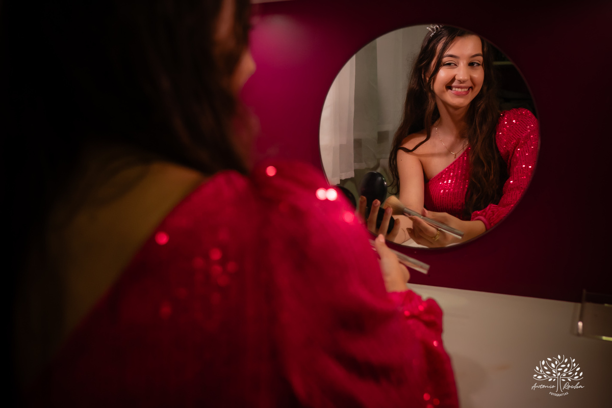 Ensaio de 15 anos - Fotografia de debutante - Memórias em família - Cerro Grande do Sul - Fotógrafo Antonielly - Antonio Rocha - Conexão e emoção - Fotografia premiada - Ensaio em cidade natal - Fotos simbólicas - Pelotas - Avós - Fotos de 1 5 anos