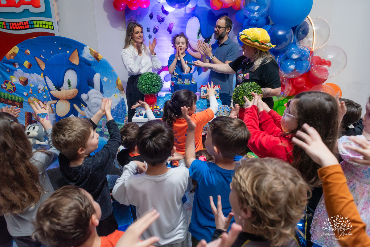 Rodrigo - aniversário - 7 anos - festa infantil - Sonic - fotos de aniversário - amigos - diversão - futebol - pipoca - algodão doce - momento especial - parabéns - família - registro fotográfico - Antonio Rocha Fotografias - Pelotas - Lanche Infantil