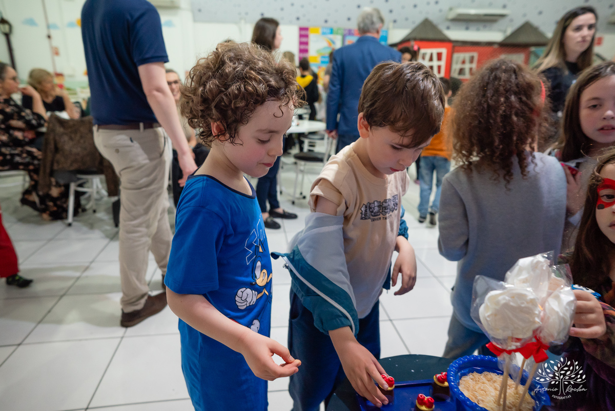 Rodrigo - aniversário - 7 anos - festa infantil - Sonic - fotos de aniversário - amigos - diversão - futebol - pipoca - algodão doce - momento especial - parabéns - família - registro fotográfico - Antonio Rocha Fotografias - Pelotas - Lanche Infantil