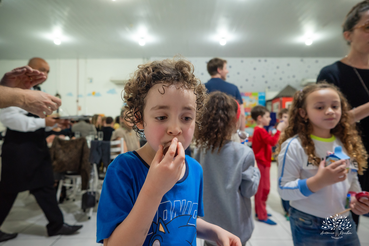 Rodrigo - aniversário - 7 anos - festa infantil - Sonic - fotos de aniversário - amigos - diversão - futebol - pipoca - algodão doce - momento especial - parabéns - família - registro fotográfico - Antonio Rocha Fotografias - Pelotas - Lanche Infantil