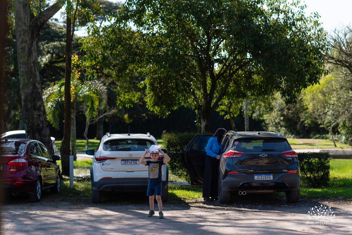fotografia infantil - festa de aniversário - 7 anos - tema Minions - pé descalço - fotografia profissional - Antonio Rocha Fotografias - aniversário ao ar livre - Pelotas - Caça e Pesca - celebração em família - Antonio Rocha Fotografias - Festa Criança