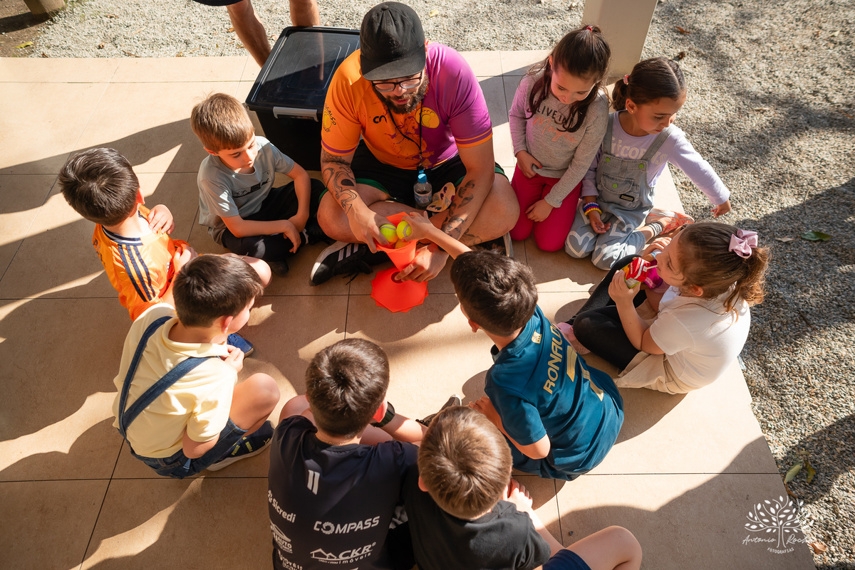 fotografia infantil - festa de aniversário - 7 anos - tema Minions - pé descalço - fotografia profissional - Antonio Rocha Fotografias - aniversário ao ar livre - Pelotas - Caça e Pesca - celebração em família - Antonio Rocha Fotografias - Festa Criança
