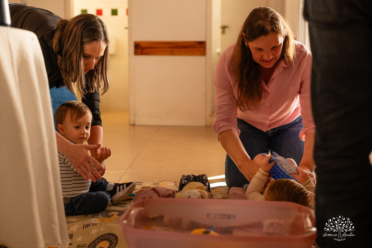 fotografia infantil - festa de aniversário - 7 anos - tema Minions - pé descalço - fotografia profissional - Antonio Rocha Fotografias - aniversário ao ar livre - Pelotas - Caça e Pesca - celebração em família - Antonio Rocha Fotografias - Festa Criança