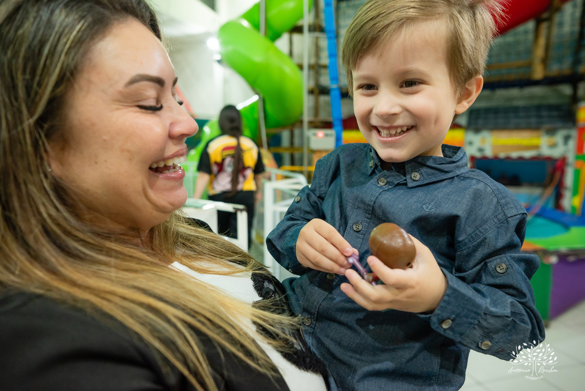 aniversário - 4 anos - Vicente - fotografia infantil - festa infantil - super-heróis - amigos - família -  -Pelotas - playground - Antônio Rocha Fotografias - registro de momentos - tio Guigui - Homem Aranha - Hulck - infância - Meu Herói