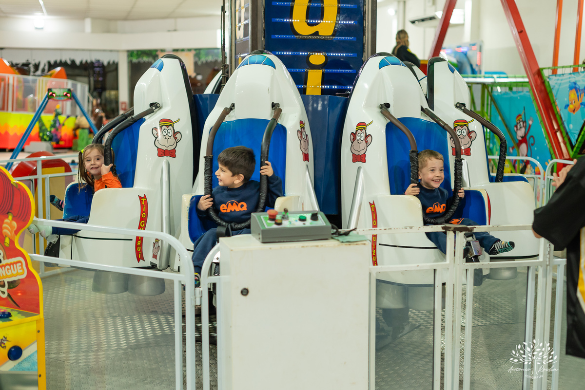 aniversário - 4 anos - Vicente - fotografia infantil - festa infantil - super-heróis - amigos - família -  -Pelotas - playground - Antônio Rocha Fotografias - registro de momentos - tio Guigui - Homem Aranha - Hulck - infância - Meu Herói