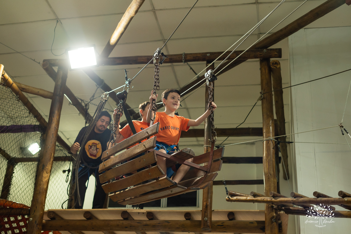 aniversário - 4 anos - Vicente - fotografia infantil - festa infantil - super-heróis - amigos - família -  -Pelotas - playground - Antônio Rocha Fotografias - registro de momentos - tio Guigui - Homem Aranha - Hulck - infância - Meu Herói