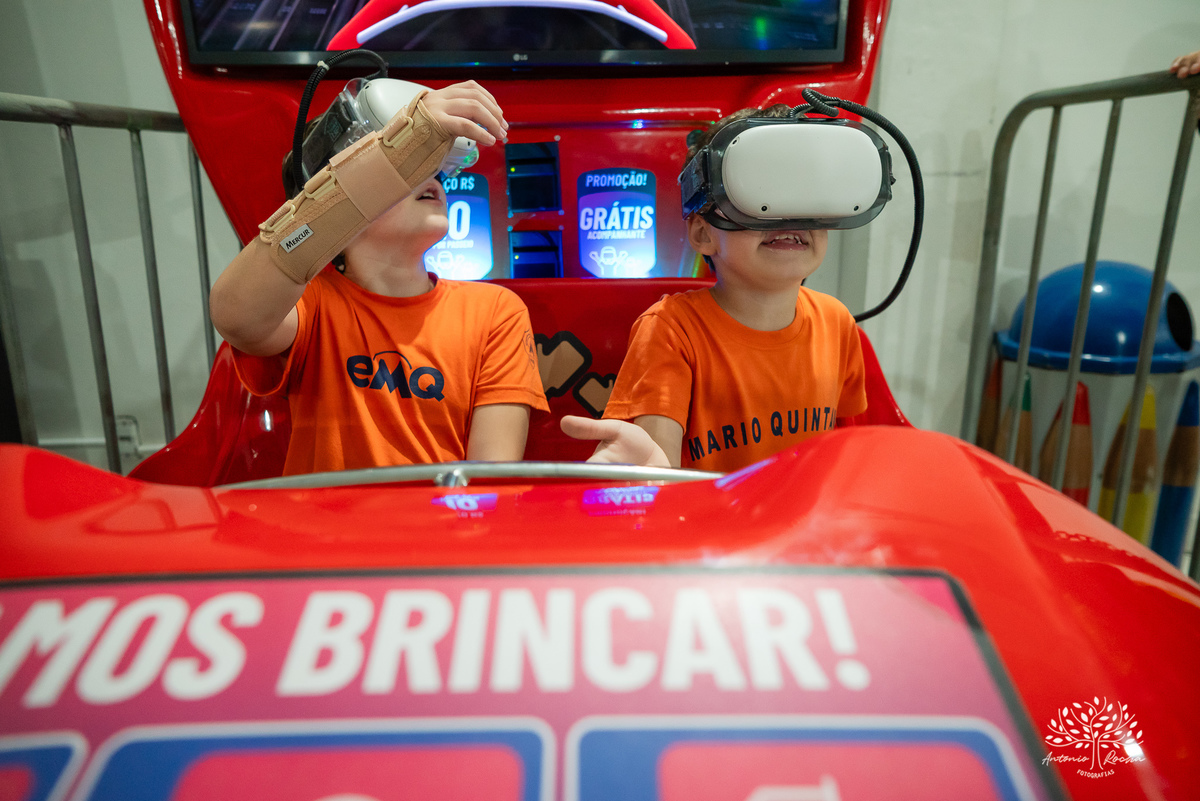 aniversário - 4 anos - Vicente - fotografia infantil - festa infantil - super-heróis - amigos - família -  -Pelotas - playground - Antônio Rocha Fotografias - registro de momentos - tio Guigui - Homem Aranha - Hulck - infância - Meu Herói