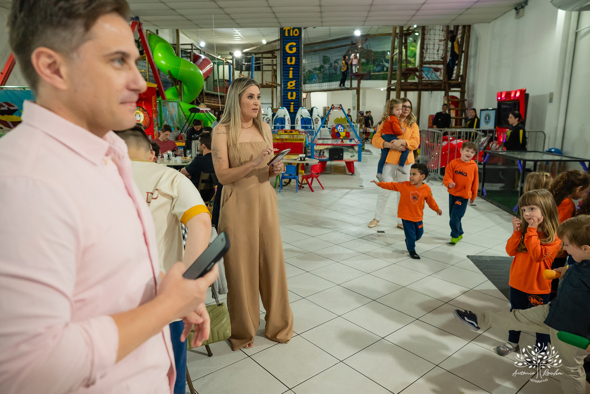 aniversário - 4 anos - Vicente - fotografia infantil - festa infantil - super-heróis - amigos - família -  -Pelotas - playground - Antônio Rocha Fotografias - registro de momentos - tio Guigui - Homem Aranha - Hulck - infância - Meu Herói