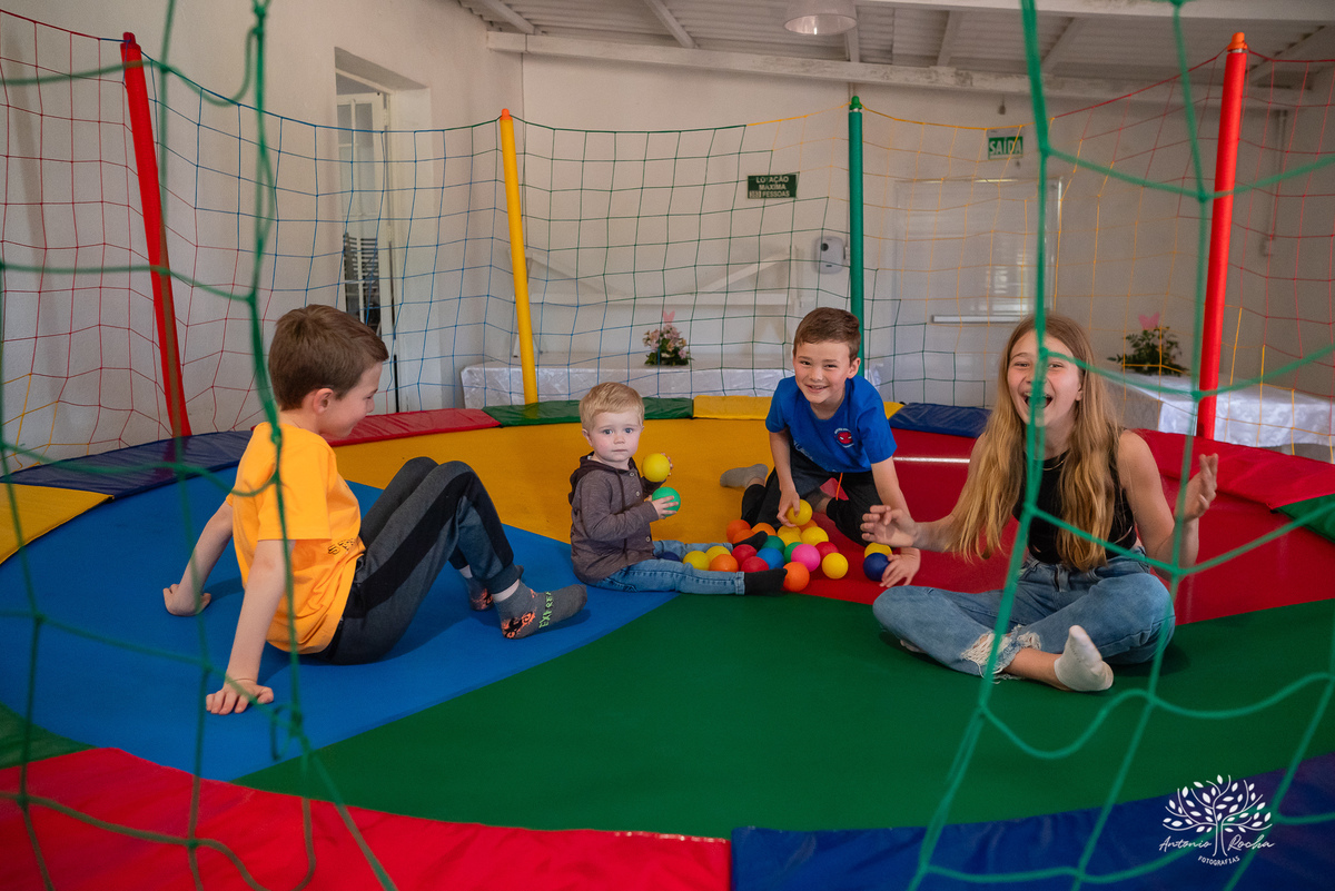 amor de mãe - conexão especial - primeiro aninho - Laura - fotografia infantil - Antonio Rocha Fotografias - estilo alemão - festa infantil – Cascata Doce Sabor - Salão Stark-  registro fotográfico - cascata de chocolates - café colonial - Pelotas