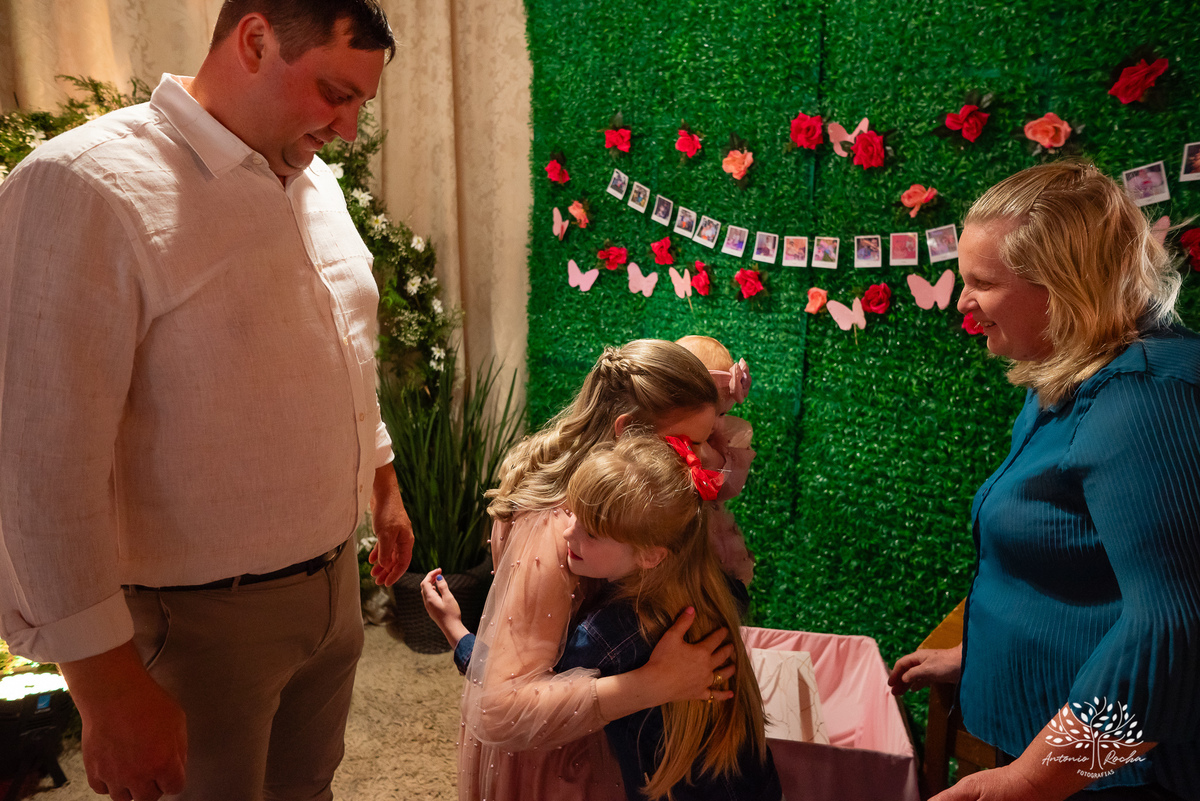 amor de mãe - conexão especial - primeiro aninho - Laura - fotografia infantil - Antonio Rocha Fotografias - estilo alemão - festa infantil – Cascata Doce Sabor - Salão Stark-  registro fotográfico - cascata de chocolates - café colonial - Pelotas
