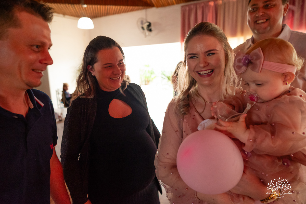 amor de mãe - conexão especial - primeiro aninho - Laura - fotografia infantil - Antonio Rocha Fotografias - estilo alemão - festa infantil – Cascata Doce Sabor - Salão Stark-  registro fotográfico - cascata de chocolates - café colonial - Pelotas