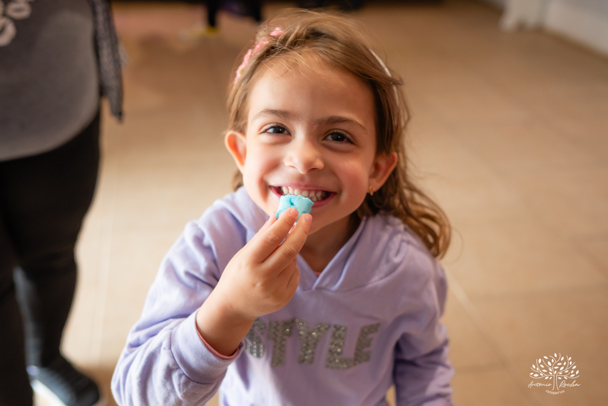 amor de mãe - conexão especial - primeiro aninho - Laura - fotografia infantil - Antonio Rocha Fotografias - estilo alemão - festa infantil – Cascata Doce Sabor - Salão Stark-  registro fotográfico - cascata de chocolates - café colonial - Pelotas
