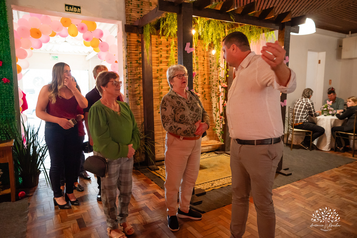 amor de mãe - conexão especial - primeiro aninho - Laura - fotografia infantil - Antonio Rocha Fotografias - estilo alemão - festa infantil – Cascata Doce Sabor - Salão Stark-  registro fotográfico - cascata de chocolates - café colonial - Pelotas