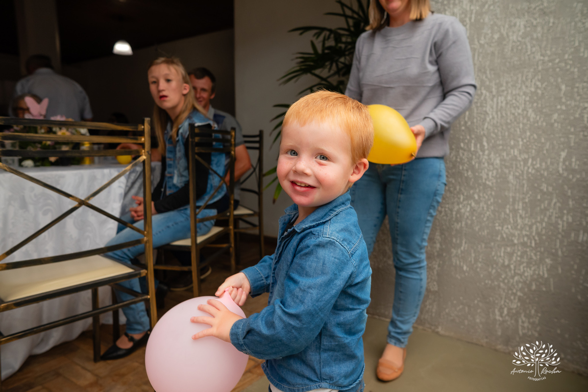 amor de mãe - conexão especial - primeiro aninho - Laura - fotografia infantil - Antonio Rocha Fotografias - estilo alemão - festa infantil – Cascata Doce Sabor - Salão Stark-  registro fotográfico - cascata de chocolates - café colonial - Pelotas