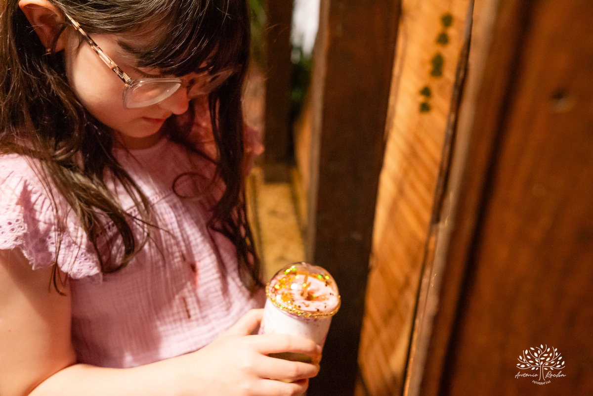 amor de mãe - conexão especial - primeiro aninho - Laura - fotografia infantil - Antonio Rocha Fotografias - estilo alemão - festa infantil – Cascata Doce Sabor - Salão Stark-  registro fotográfico - cascata de chocolates - café colonial - Pelotas