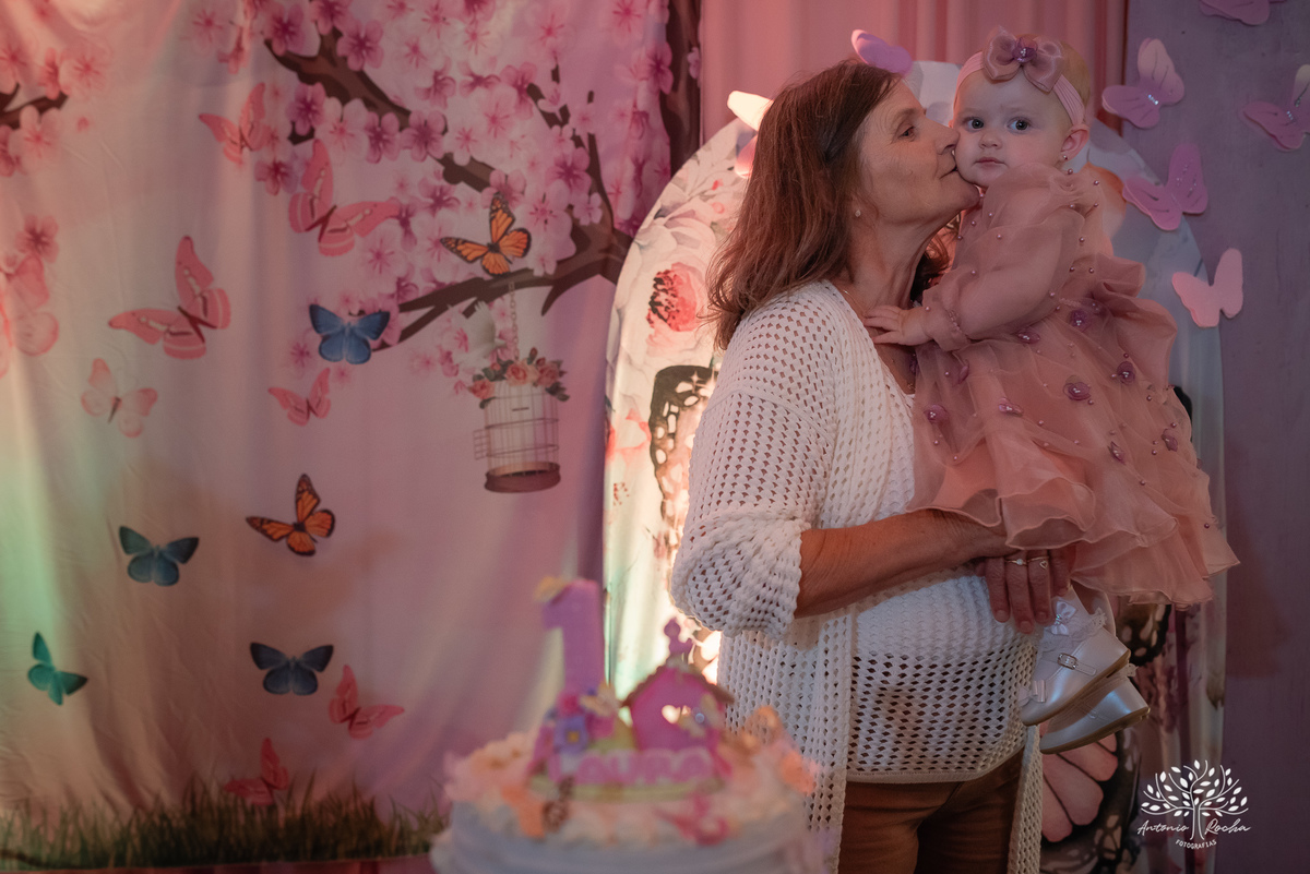 amor de mãe - conexão especial - primeiro aninho - Laura - fotografia infantil - Antonio Rocha Fotografias - estilo alemão - festa infantil – Cascata Doce Sabor - Salão Stark-  registro fotográfico - cascata de chocolates - café colonial - Pelotas