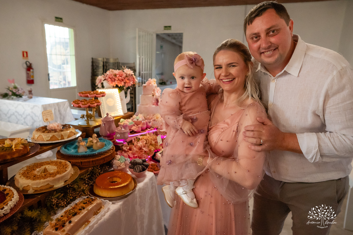 amor de mãe - conexão especial - primeiro aninho - Laura - fotografia infantil - Antonio Rocha Fotografias - estilo alemão - festa infantil – Cascata Doce Sabor - Salão Stark-  registro fotográfico - cascata de chocolates - café colonial - Pelotas