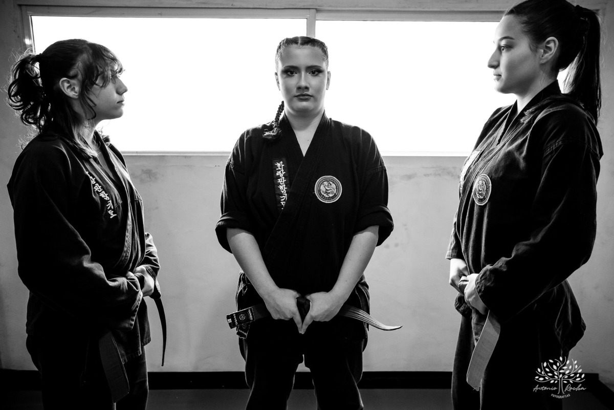 ensaio 15 anos - fotografia de 15 anos - Ana Carolina - personalidade forte - hapkido - ensaio personalizado - Antonio Rocha Fotografias - Cafeteria do Engenho - fotos com amigos - fotos de família – Pelotas – Antonio Rocha Fotografias - Debutante