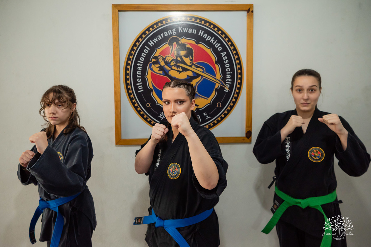 ensaio 15 anos - fotografia de 15 anos - Ana Carolina - personalidade forte - hapkido - ensaio personalizado - Antonio Rocha Fotografias - Cafeteria do Engenho - fotos com amigos - fotos de família – Pelotas – Antonio Rocha Fotografias - Debutante