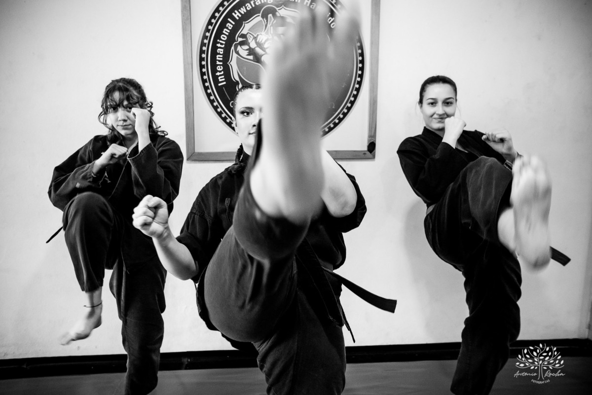 ensaio 15 anos - fotografia de 15 anos - Ana Carolina - personalidade forte - hapkido - ensaio personalizado - Antonio Rocha Fotografias - Cafeteria do Engenho - fotos com amigos - fotos de família – Pelotas – Antonio Rocha Fotografias - Debutante