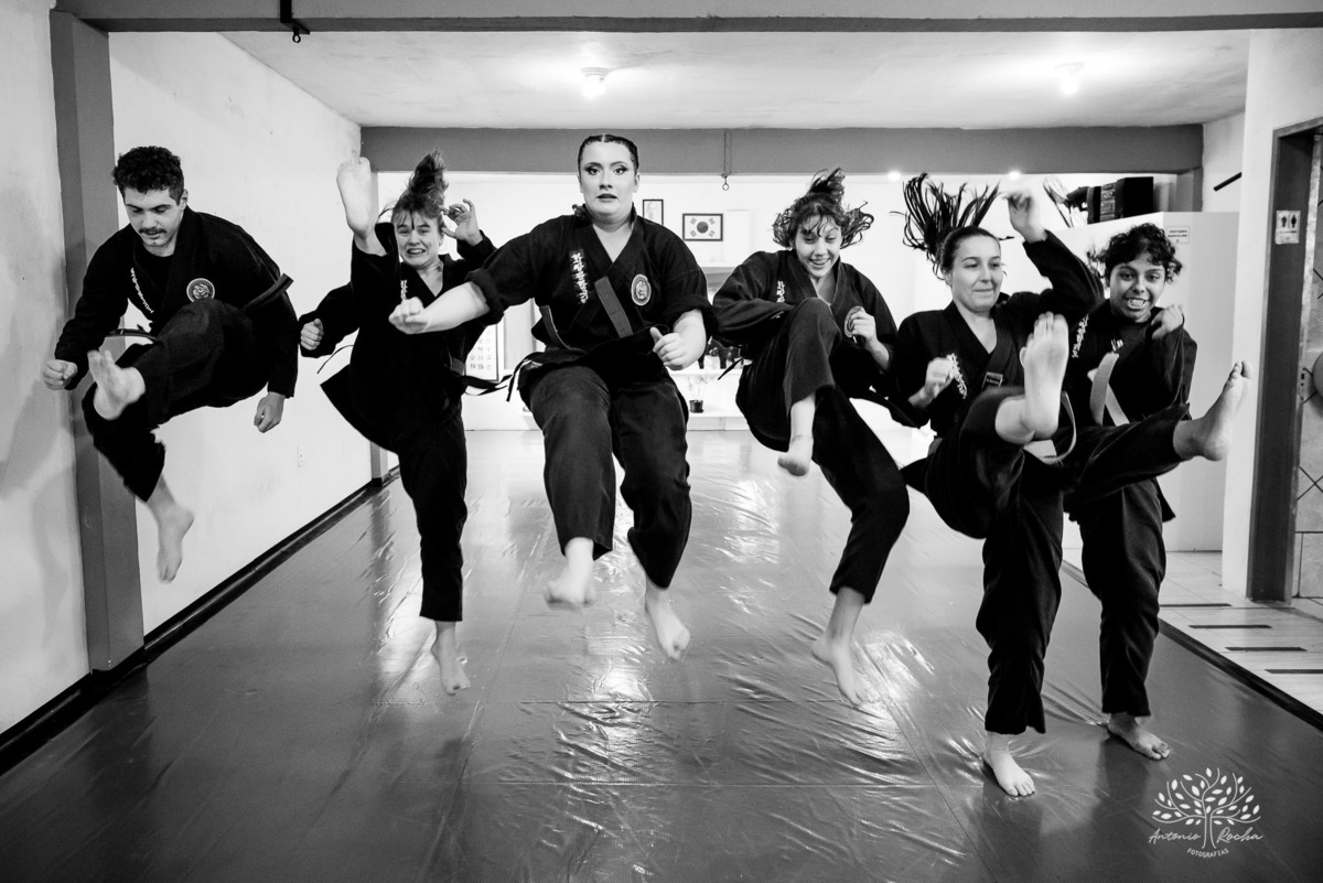 ensaio 15 anos - fotografia de 15 anos - Ana Carolina - personalidade forte - hapkido - ensaio personalizado - Antonio Rocha Fotografias - Cafeteria do Engenho - fotos com amigos - fotos de família – Pelotas – Antonio Rocha Fotografias - Debutante