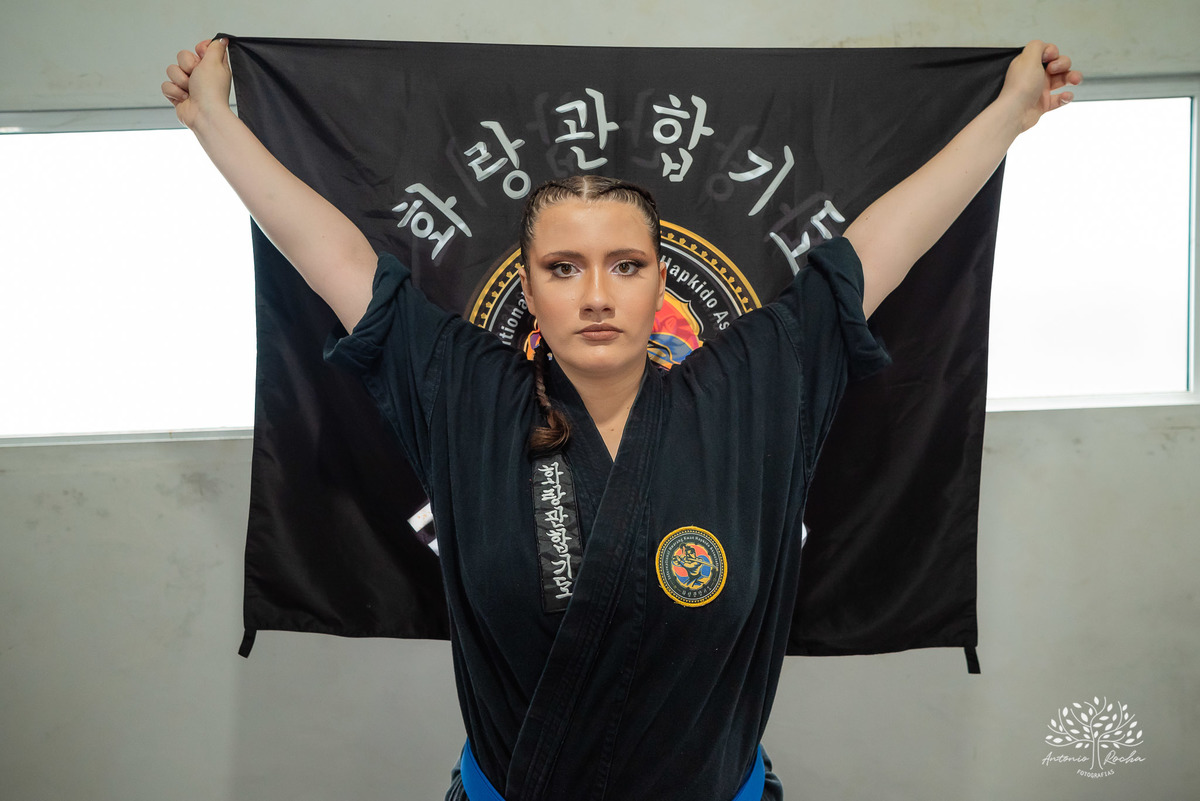 ensaio 15 anos - fotografia de 15 anos - Ana Carolina - personalidade forte - hapkido - ensaio personalizado - Antonio Rocha Fotografias - Cafeteria do Engenho - fotos com amigos - fotos de família – Pelotas – Antonio Rocha Fotografias - Debutante