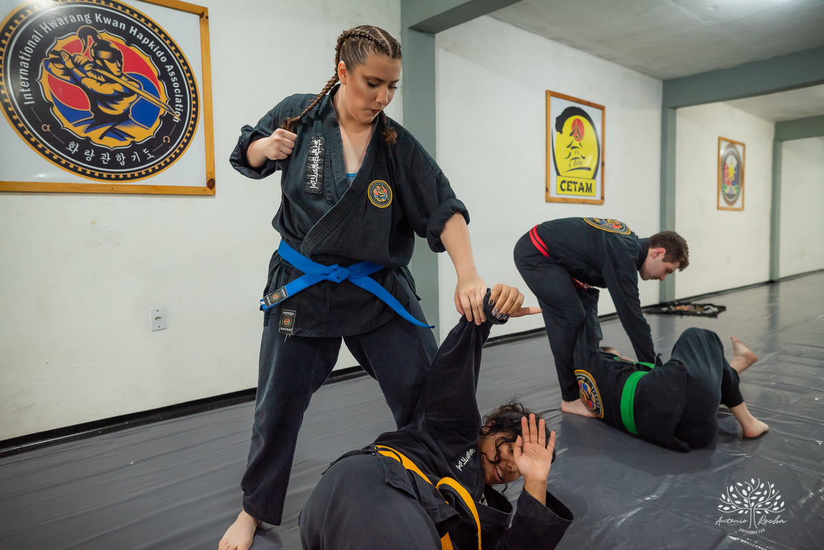 ensaio 15 anos - fotografia de 15 anos - Ana Carolina - personalidade forte - hapkido - ensaio personalizado - Antonio Rocha Fotografias - Cafeteria do Engenho - fotos com amigos - fotos de família – Pelotas – Antonio Rocha Fotografias - Debutante