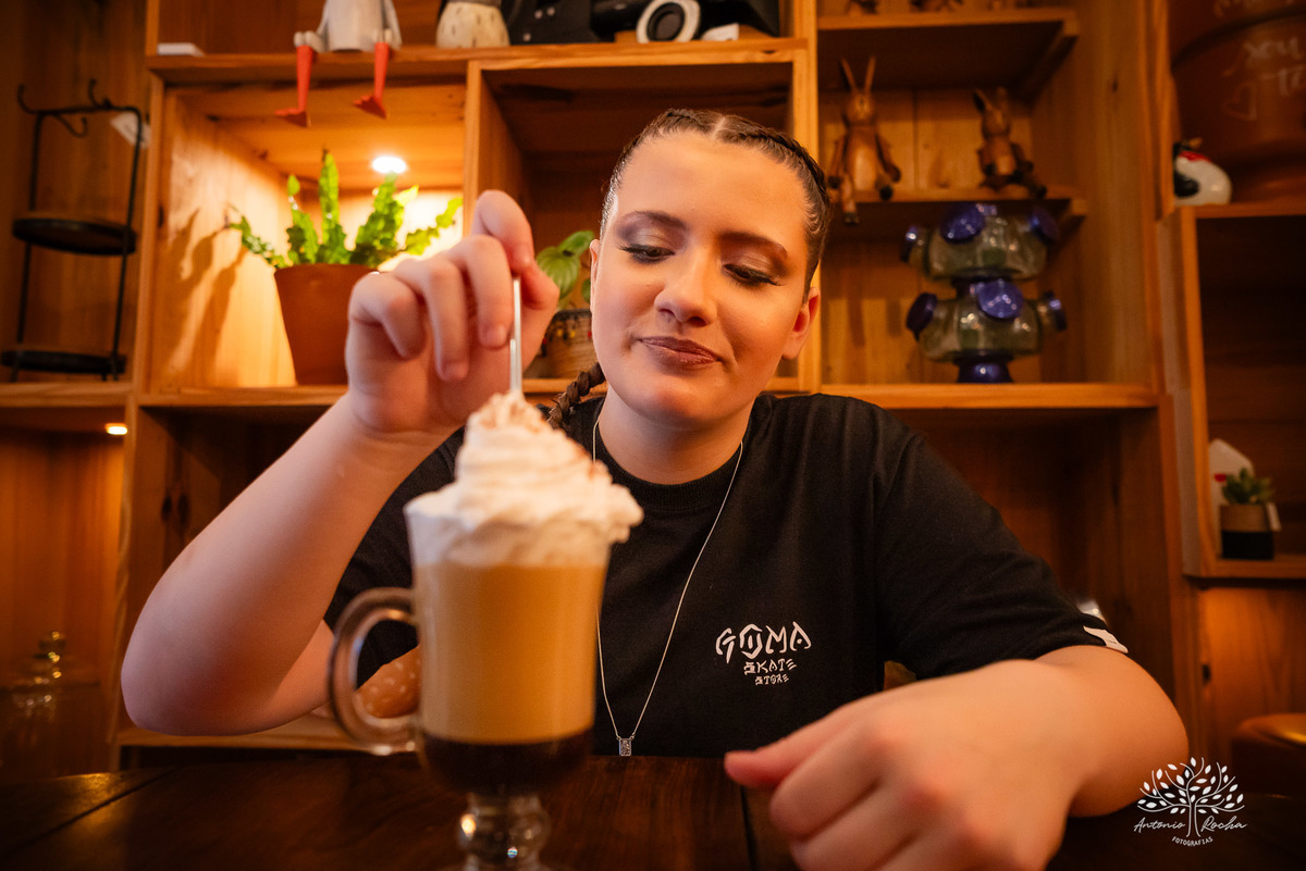 ensaio 15 anos - fotografia de 15 anos - Ana Carolina - personalidade forte - hapkido - ensaio personalizado - Antonio Rocha Fotografias - Cafeteria do Engenho - fotos com amigos - fotos de família – Pelotas – Antonio Rocha Fotografias - Debutante