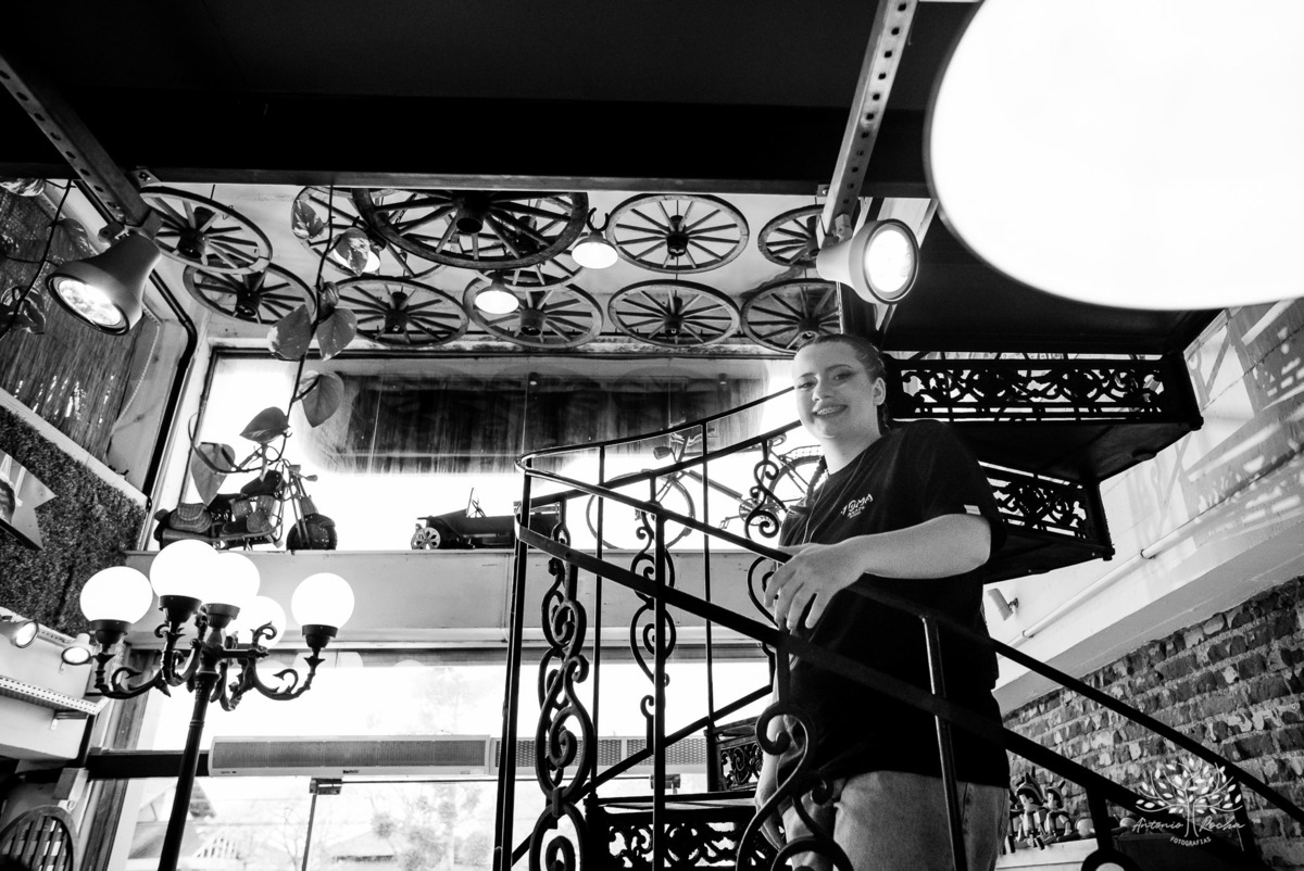 ensaio 15 anos - fotografia de 15 anos - Ana Carolina - personalidade forte - hapkido - ensaio personalizado - Antonio Rocha Fotografias - Cafeteria do Engenho - fotos com amigos - fotos de família – Pelotas – Antonio Rocha Fotografias - Debutante