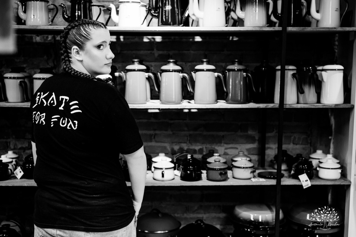 ensaio 15 anos - fotografia de 15 anos - Ana Carolina - personalidade forte - hapkido - ensaio personalizado - Antonio Rocha Fotografias - Cafeteria do Engenho - fotos com amigos - fotos de família – Pelotas – Antonio Rocha Fotografias - Debutante