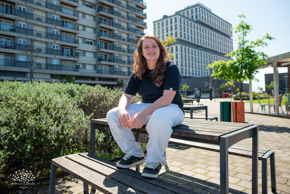 ensaio-de-15-anos - Ana-Carolina - Parque-Una - essência - personalidade - jovem - brincalhona - descolada - autênticos - memórias - espontaneidade - ensaio-personalizado - fotógrafia-de-15-anos  – Antonio Rocha Fotografias – Pelotas - Ensaio Externo