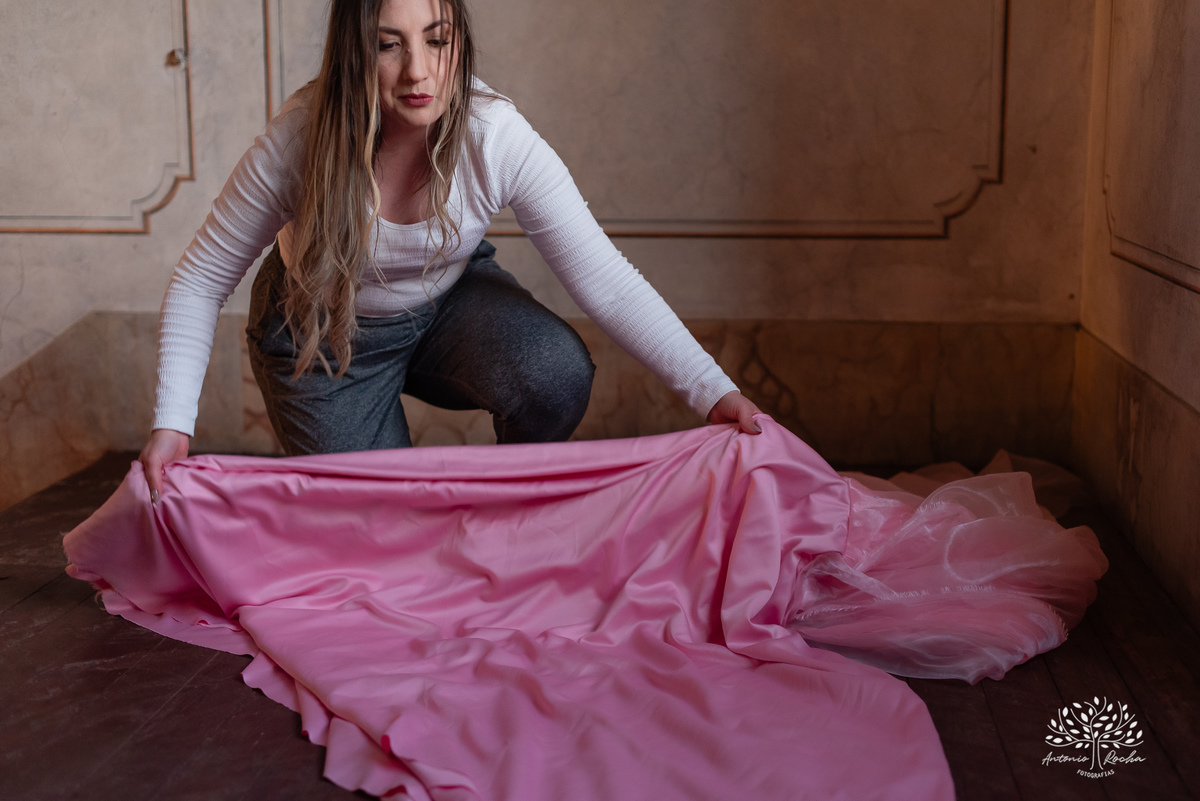 festa - 15 anos - Ana Julia - debutante - vestido - escadaria - Aleluia - dança - celebração - família - amigos - cliques - presentes - emoção - carinho - Antonio Rocha Fotografias – Pelotas – Clube Caixeral - Debutante Cantora - Violão