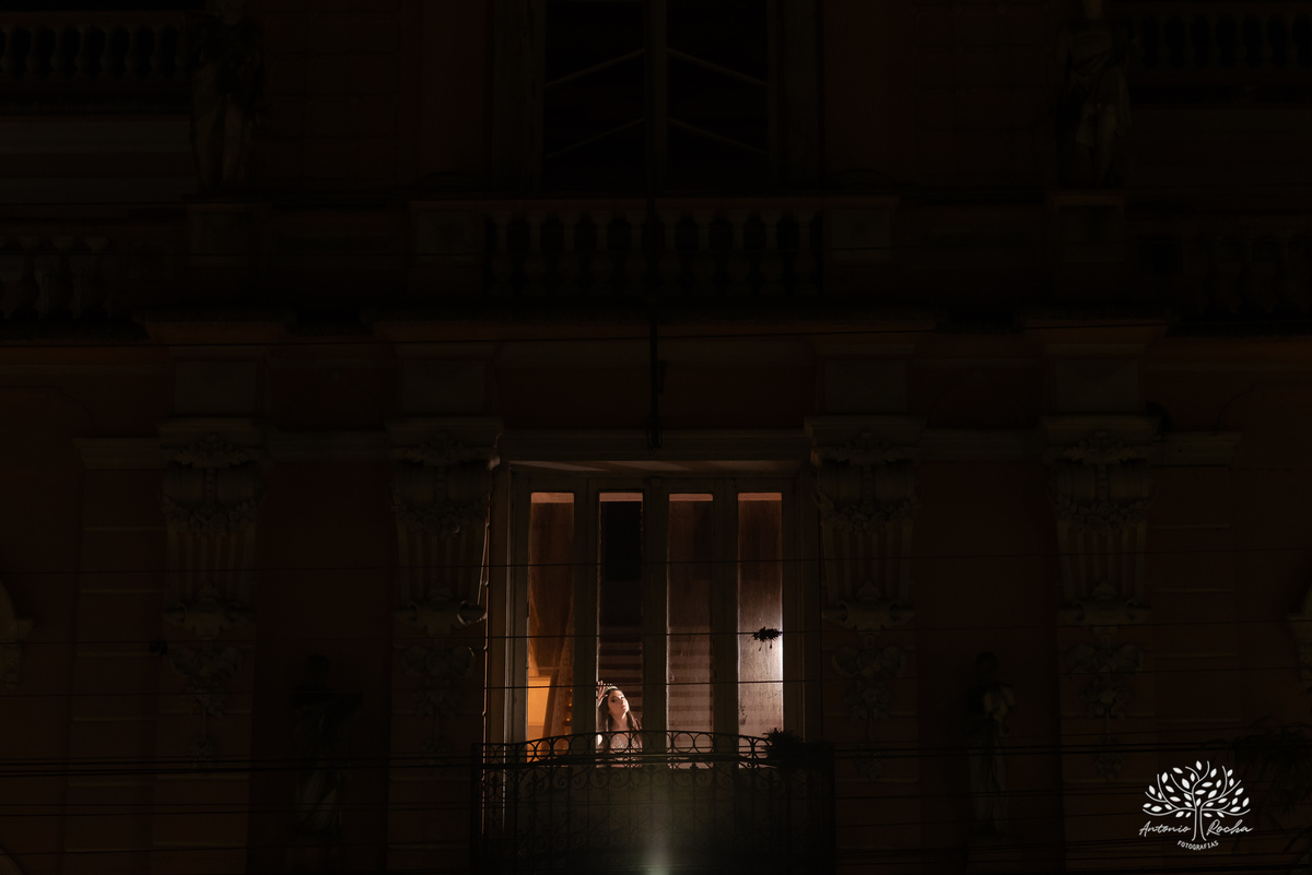 festa - 15 anos - Ana Julia - debutante - vestido - escadaria - Aleluia - dança - celebração - família - amigos - cliques - presentes - emoção - carinho - Antonio Rocha Fotografias – Pelotas – Clube Caixeral - Debutante Cantora - Violão