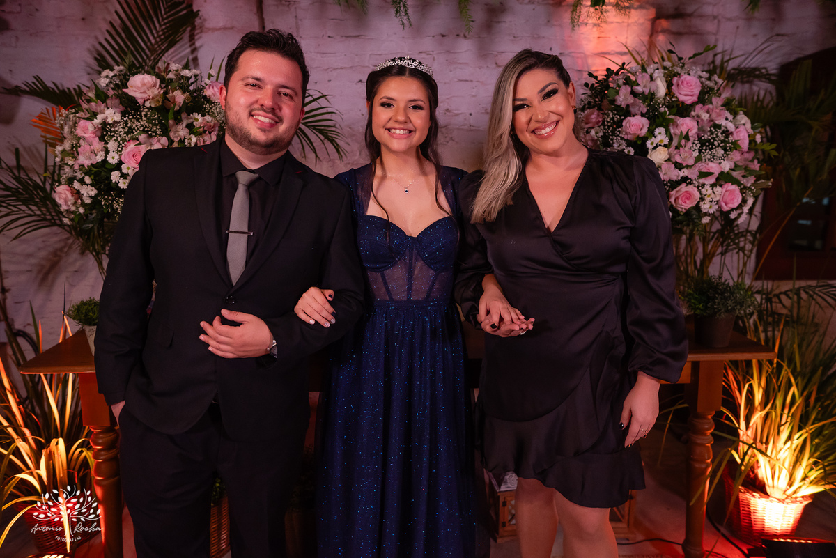 15 anos - Bruna - celebração - Day Spa - família - amigos - mesa de doces - emoções - dança - valsa - homenagens - festa - Antonio Rocha Fotografias - Fazenda do Sobrado - São Lourenço do Sul - Pelotas - Dj Guilherme - Vestido Debutante - Fotografia de 15