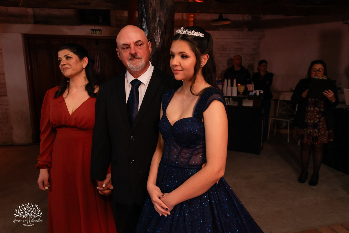 15 anos - Bruna - celebração - Day Spa - família - amigos - mesa de doces - emoções - dança - valsa - homenagens - festa - Antonio Rocha Fotografias - Fazenda do Sobrado - São Lourenço do Sul - Pelotas - Dj Guilherme - Vestido Debutante - Fotografia de 15