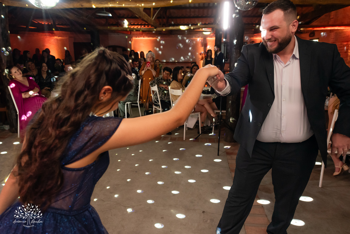 15 anos - Bruna - celebração - Day Spa - família - amigos - mesa de doces - emoções - dança - valsa - homenagens - festa - Antonio Rocha Fotografias - Fazenda do Sobrado - São Lourenço do Sul - Pelotas - Dj Guilherme - Vestido Debutante - Fotografia de 15