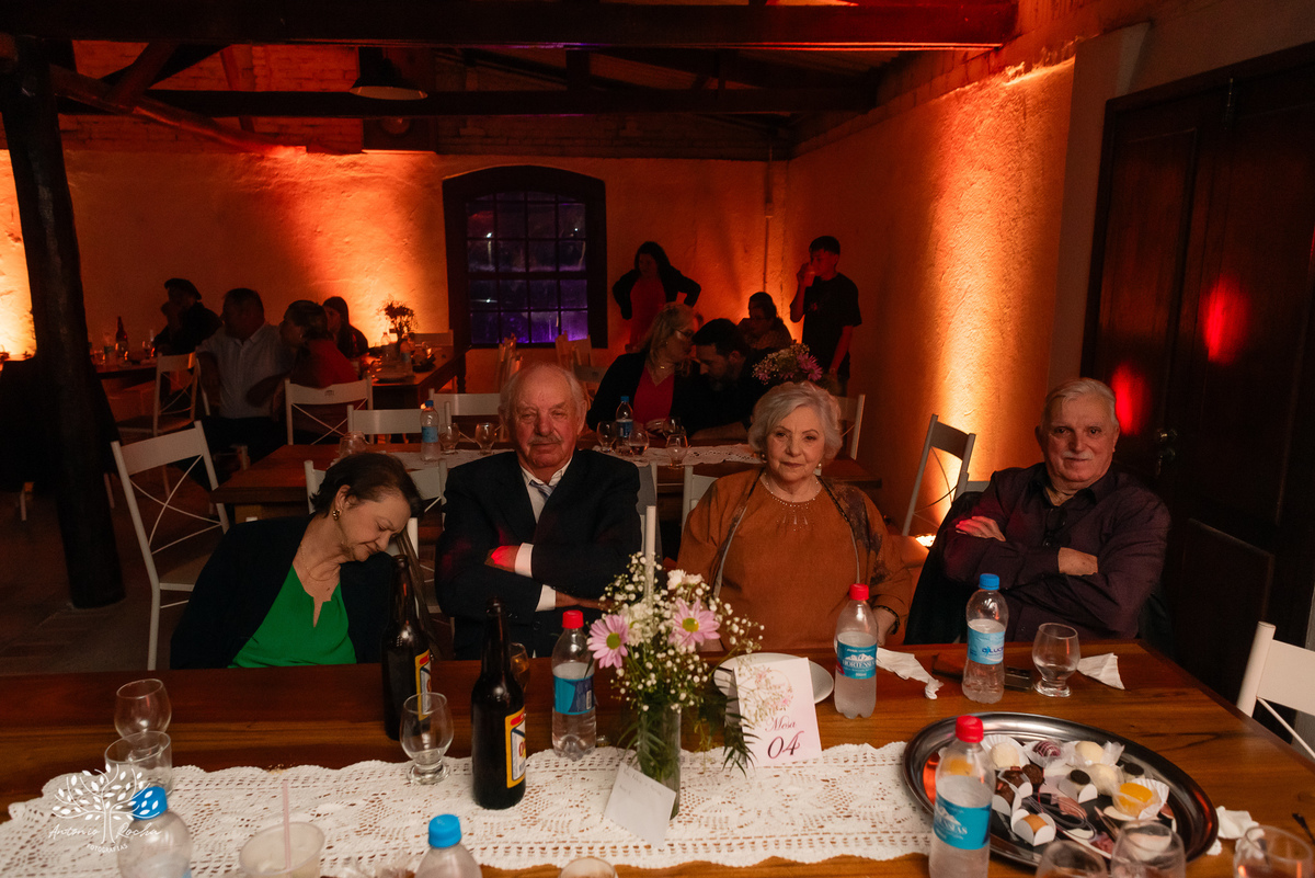 15 anos - Bruna - celebração - Day Spa - família - amigos - mesa de doces - emoções - dança - valsa - homenagens - festa - Antonio Rocha Fotografias - Fazenda do Sobrado - São Lourenço do Sul - Pelotas - Dj Guilherme - Vestido Debutante - Fotografia de 15