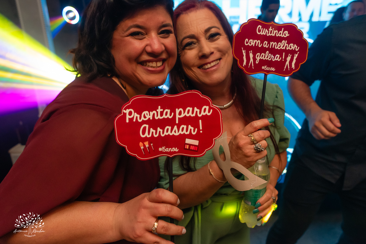 15 anos - Bruna - celebração - Day Spa - família - amigos - mesa de doces - emoções - dança - valsa - homenagens - festa - Antonio Rocha Fotografias - Fazenda do Sobrado - São Lourenço do Sul - Pelotas - Dj Guilherme - Vestido Debutante - Fotografia de 15