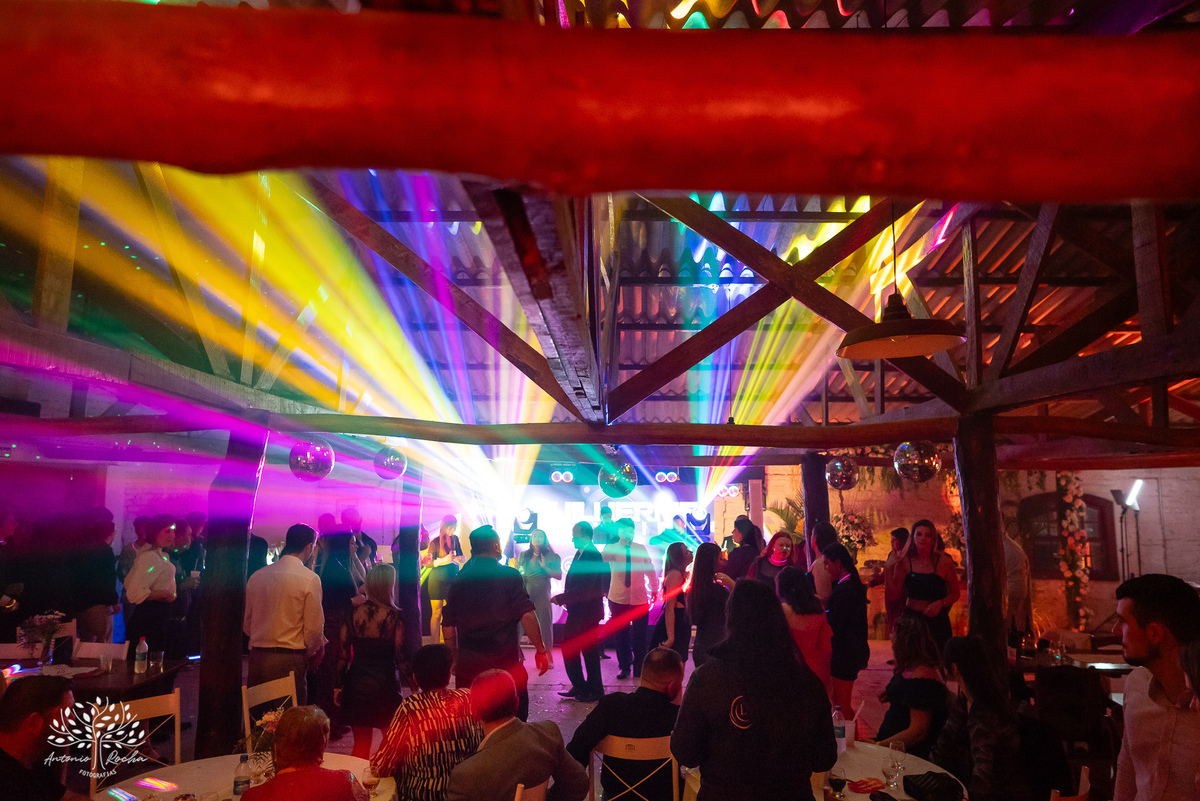 15 anos - Bruna - celebração - Day Spa - família - amigos - mesa de doces - emoções - dança - valsa - homenagens - festa - Antonio Rocha Fotografias - Fazenda do Sobrado - São Lourenço do Sul - Pelotas - Dj Guilherme - Vestido Debutante - Fotografia de 15