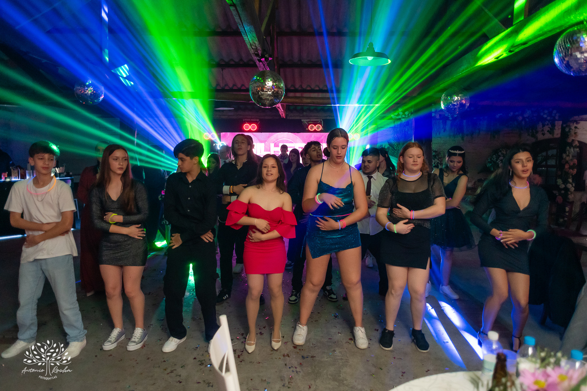 15 anos - Bruna - celebração - Day Spa - família - amigos - mesa de doces - emoções - dança - valsa - homenagens - festa - Antonio Rocha Fotografias - Fazenda do Sobrado - São Lourenço do Sul - Pelotas - Dj Guilherme - Vestido Debutante - Fotografia de 15